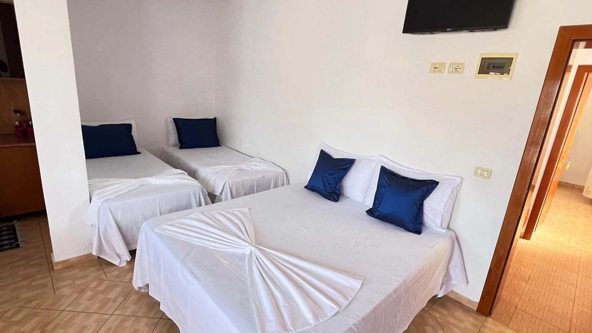 Hotel Mani 2 Velipojë 3*,  Albania